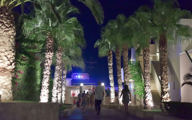 Grand Hotel Holiday Resort