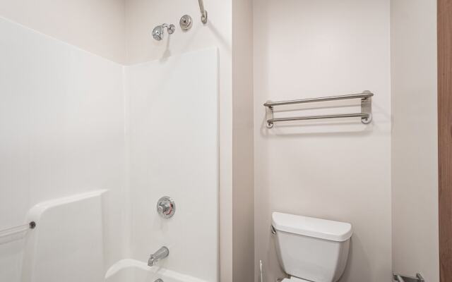 Suites at Silver Tree A123