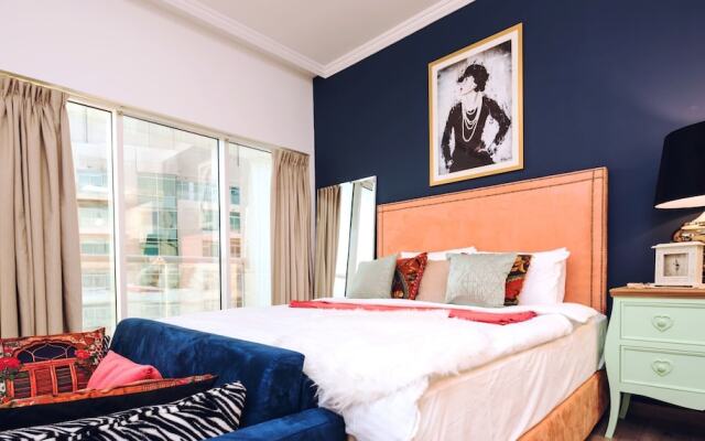 One Perfect Stay Studio Burj Al Nujoom