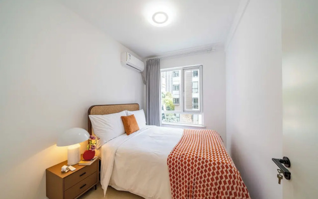 Tyms Bright 2BR 1BA Apt Xuhui Center