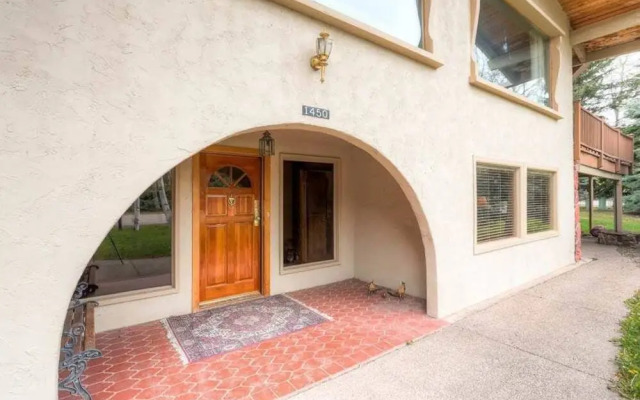 Silver Kingdom - 7 Bedroom Home + Private Hot Tub - LLH 58812