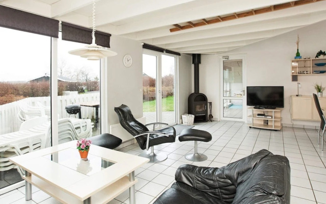10 Person Holiday Home in Ebeltoft-by Traum