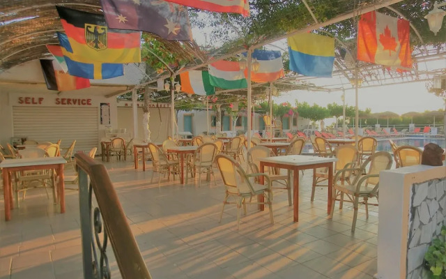 Santorini Camping/Rooms