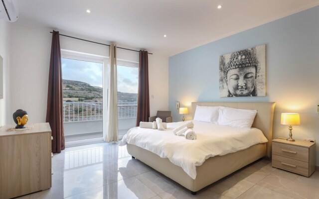 Seafront Penthouse w Unobstructed Sea Views