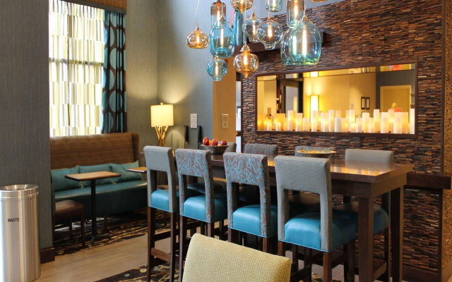 Hampton Inn & Suites Bartonsville