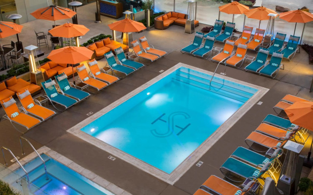 Shore Hotel