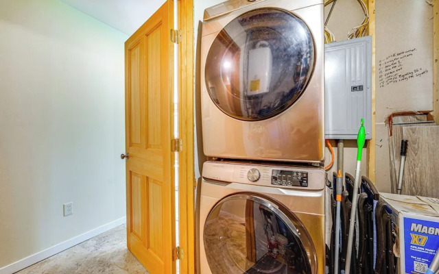 Wilmington Retreat Near Trails, Skiing & Festivals