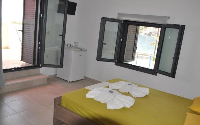 Paralia Rooms