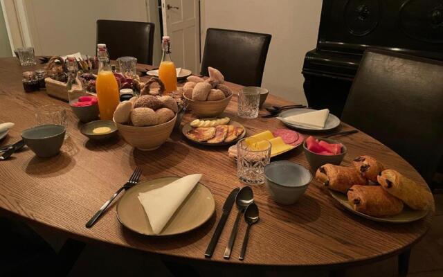 Bed and Breakfast Goes
