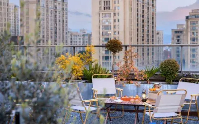 Veegle By Landison Hotel