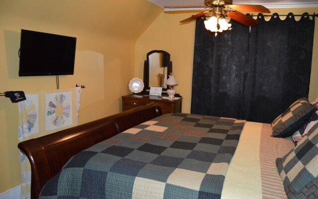 Maple Street Bed and Breakfast LLC