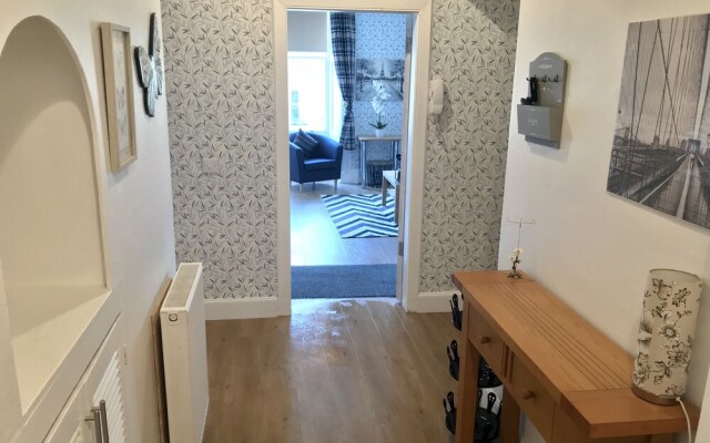 Stunning 3-bed Apartment in Edinburgh