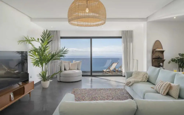 With Pool and Superb sea View - Villa Candelária