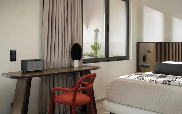 Dyo Beach Suites