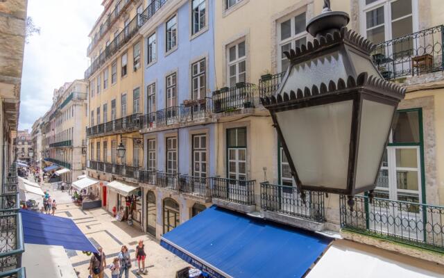 LV Premier Baixa CR2 Lift AC Center Balcony