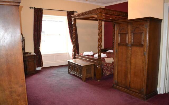 The Red Lion Hotel