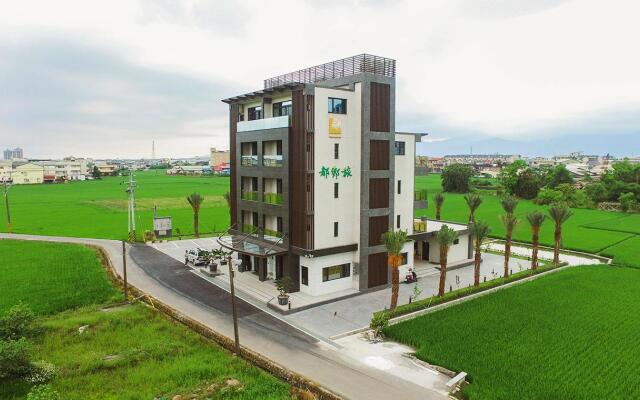 Urban Oasis Inn