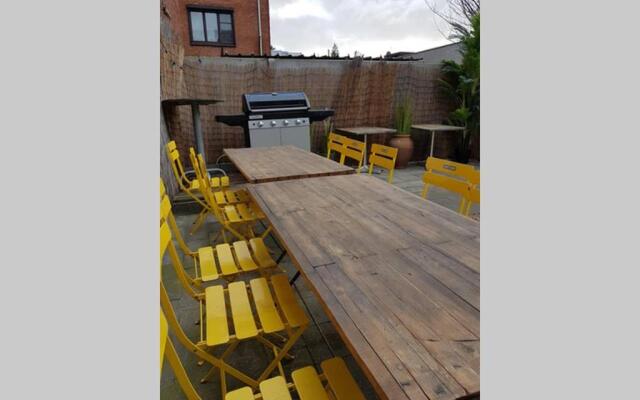 Vakantiewoning in Mol centrum met eigen bar "CasaCuriosa"