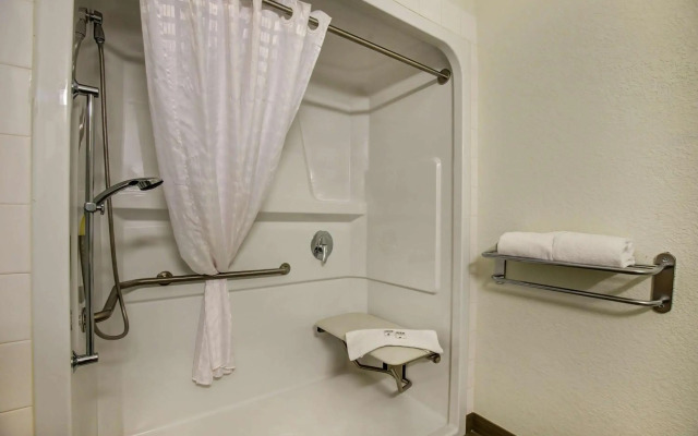 Motel 6 Grande Prairie, AB