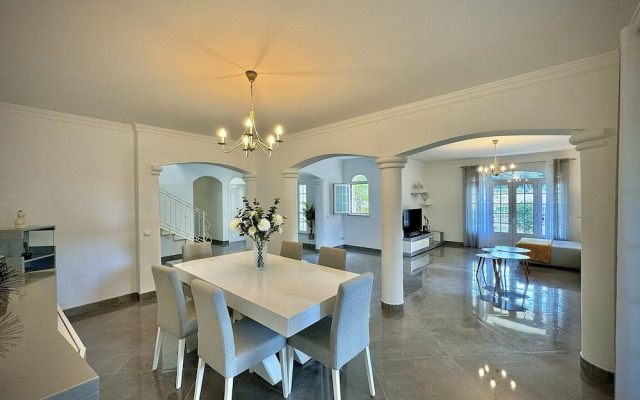 Quarteira Premium Villa by Homing