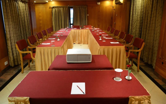 Hotel The Samrat