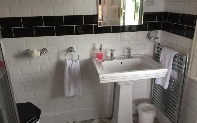 Grimscote Manor Hotel