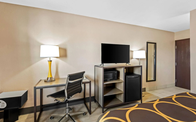 Super 8 by Wyndham Terre Haute