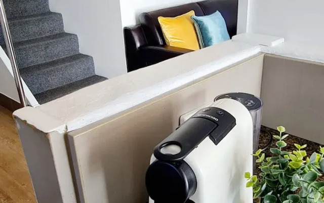 Coomera Houseboat Holidays