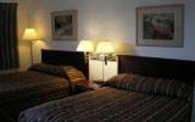 Sun Dek Motel