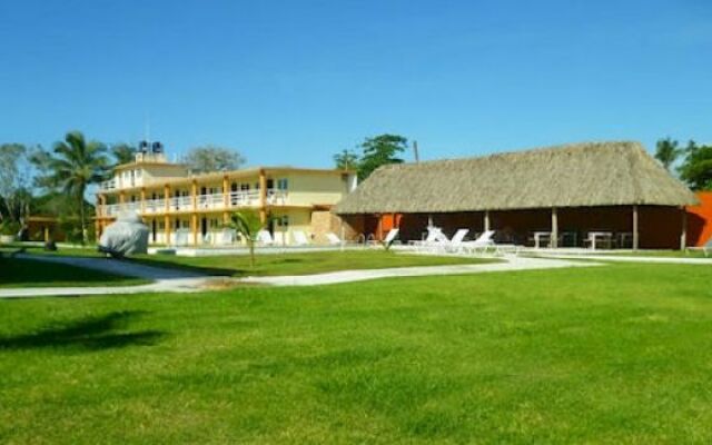 Hotel La Roca Natural