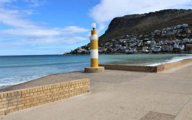 Fish Hoek Beach Apartment