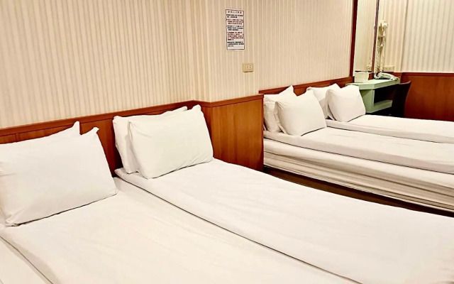 Yinglun Hotel