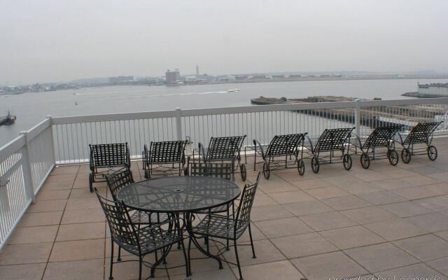 Luxury Apartments At Park Lane Seaport