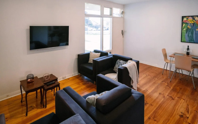 A Wave Away @ Glenelg Cosy Unit Near The Beach