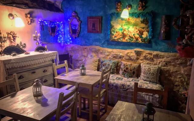 Room in Guest Room - La Quinta de Malu Romantic Hotel in Cuenca