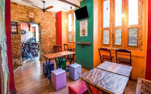 Oyo 131 Girassol Carioca