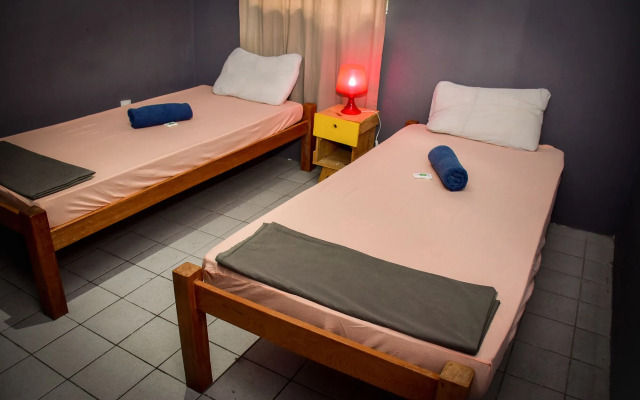 Reef Hostel & Pousada