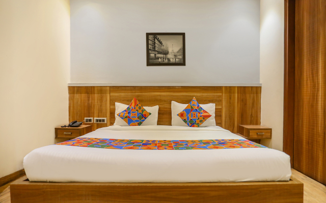 Fabhotel Royal Touch