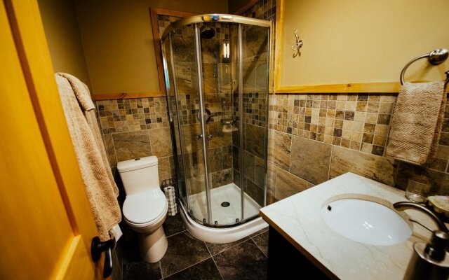 Skeena River House Bed & Breakfast