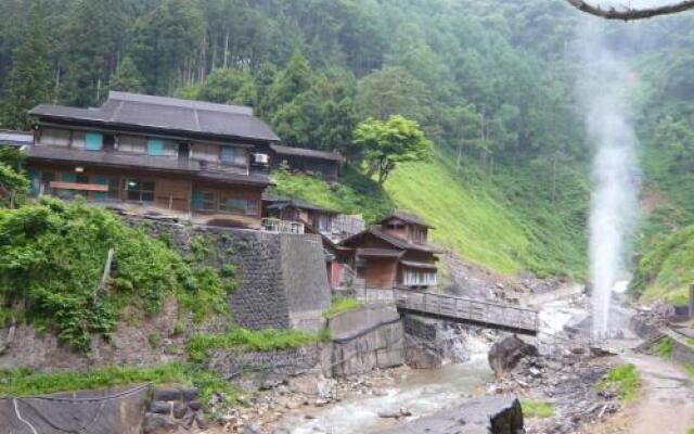 Jigokudani Onsen Korakukan