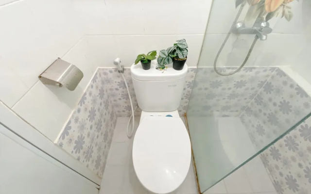 Homey 1BR Apartment @ Bassura City