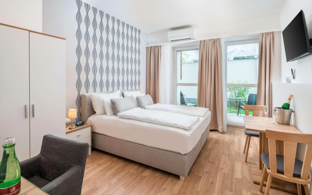 Best Western Plus Celebrity Suites