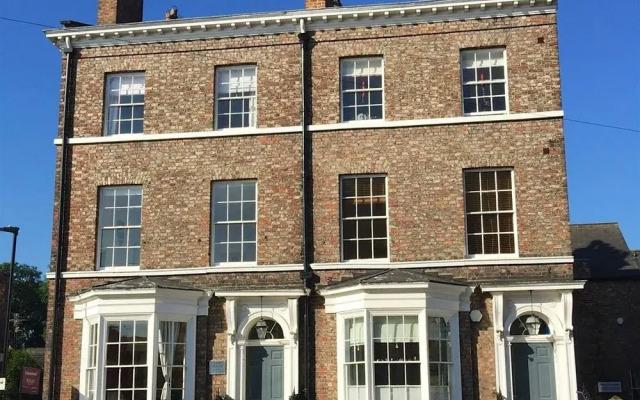 Priory House Apartments