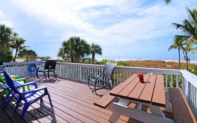 Pelican Beach Beach Front 4 s 4 Br home by RedAwning
