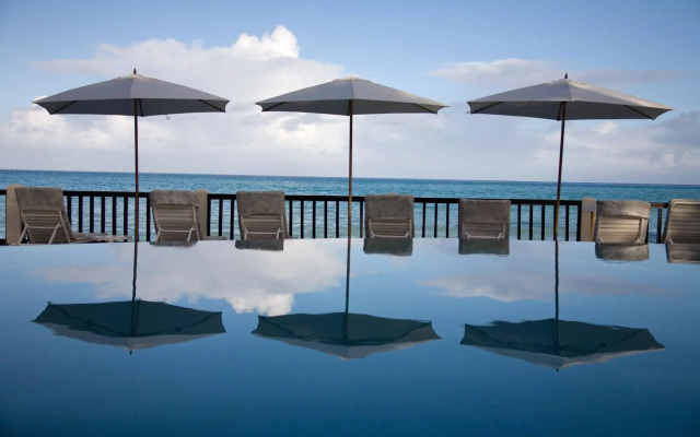 Blue Waters Resort & Spa