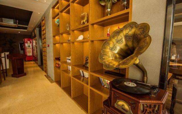 James Joyce Coffetel Xinyang Xixian Longhu Huayi