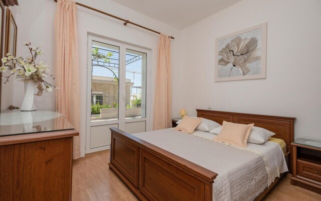 Stunning Home in Makarska With Wifi and 3 Bedrooms