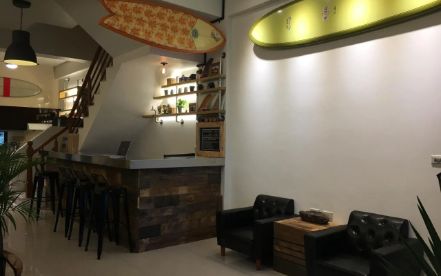 Wave Backpackers - Hostel