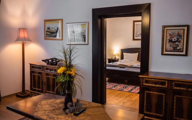 Casa Dives, Transylvania