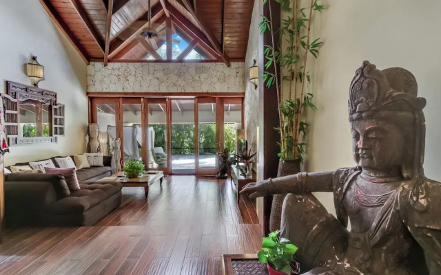 Beautiful Villa with Pool Gym and Maid